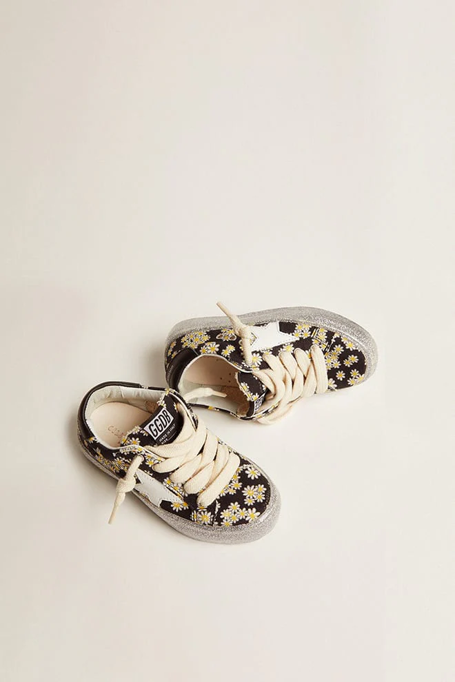 Kids | May Sneakers Junior Floreal Print Nylon with White Leather Star & Black Leather Heel Tab | Black x White Daisies x White x Black - Image 7