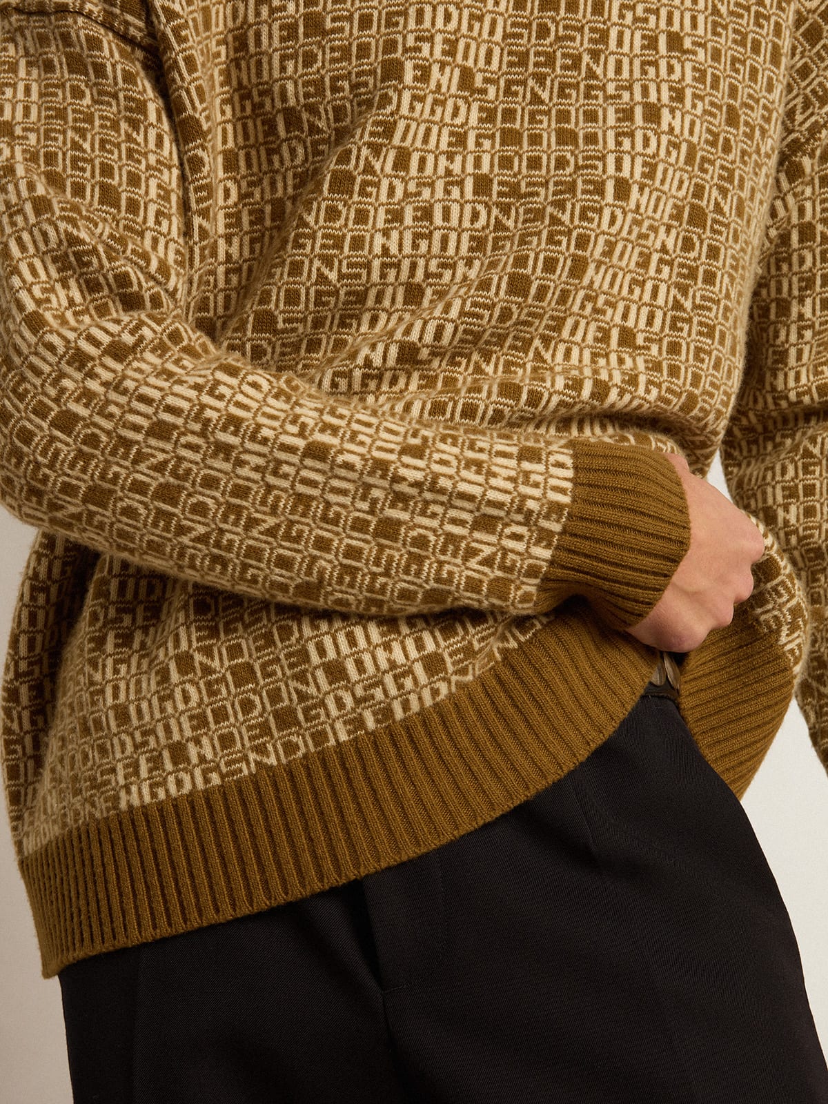 Men | Round-Neck Sweater with Olive-Green Jacquard Lettering Motif | Tapenade x Lamb''S Wool - Image 2