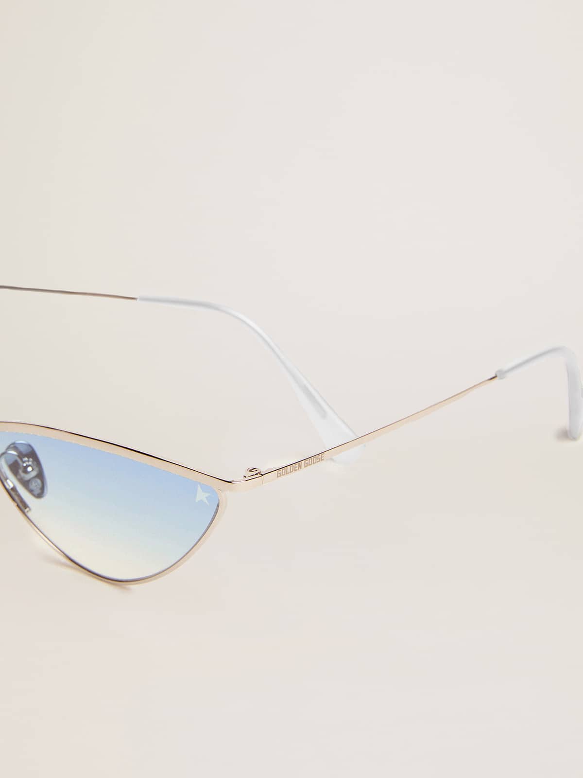 Unisex | Sunglasses Cat-Eye Style with Silver Frame & Blue Lenses | Silver x Blue - Image 4