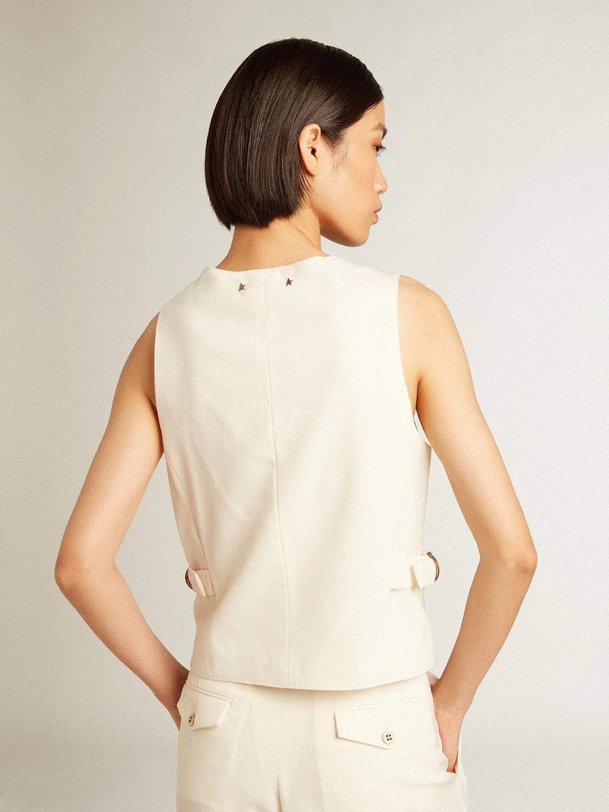 Women | Aged White V-Neck Gilet | Arctic Wolf - Image 5
