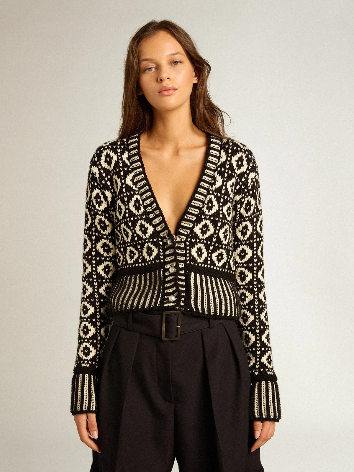 Women | Cropped Cardigan with Geometric Design Vintage White & Black | Antique White x Black