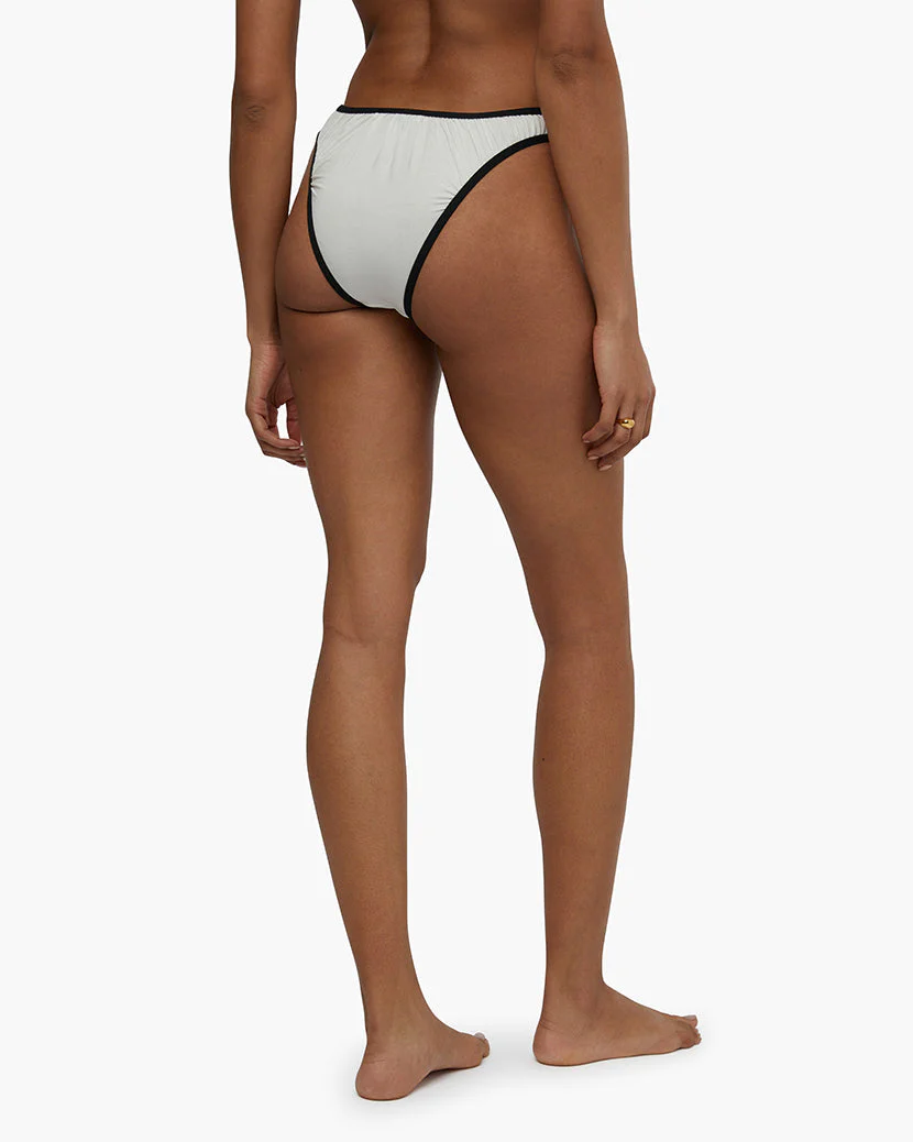 Contrast Scrunchie Scoop Bottom | Ivory x Black - Image 5