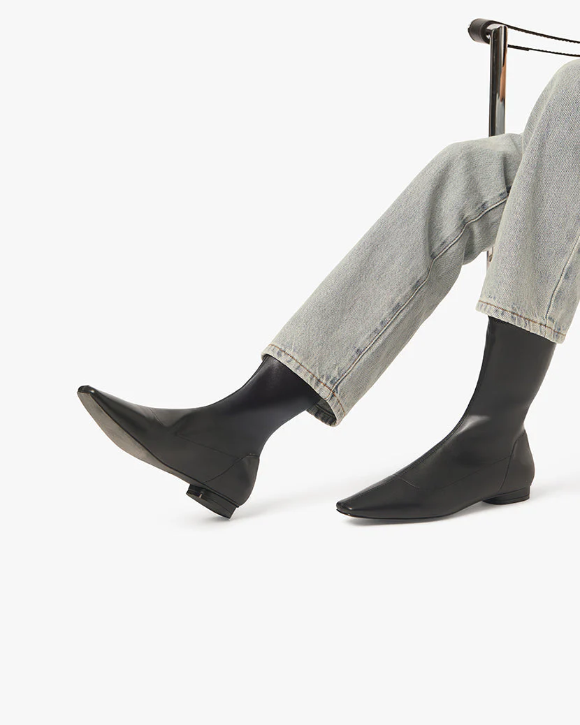 Flat Glove Boot | Black - Image 3