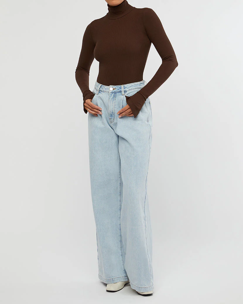 High Rise Pleated Wide Leg Pants | Super Light - Image 4
