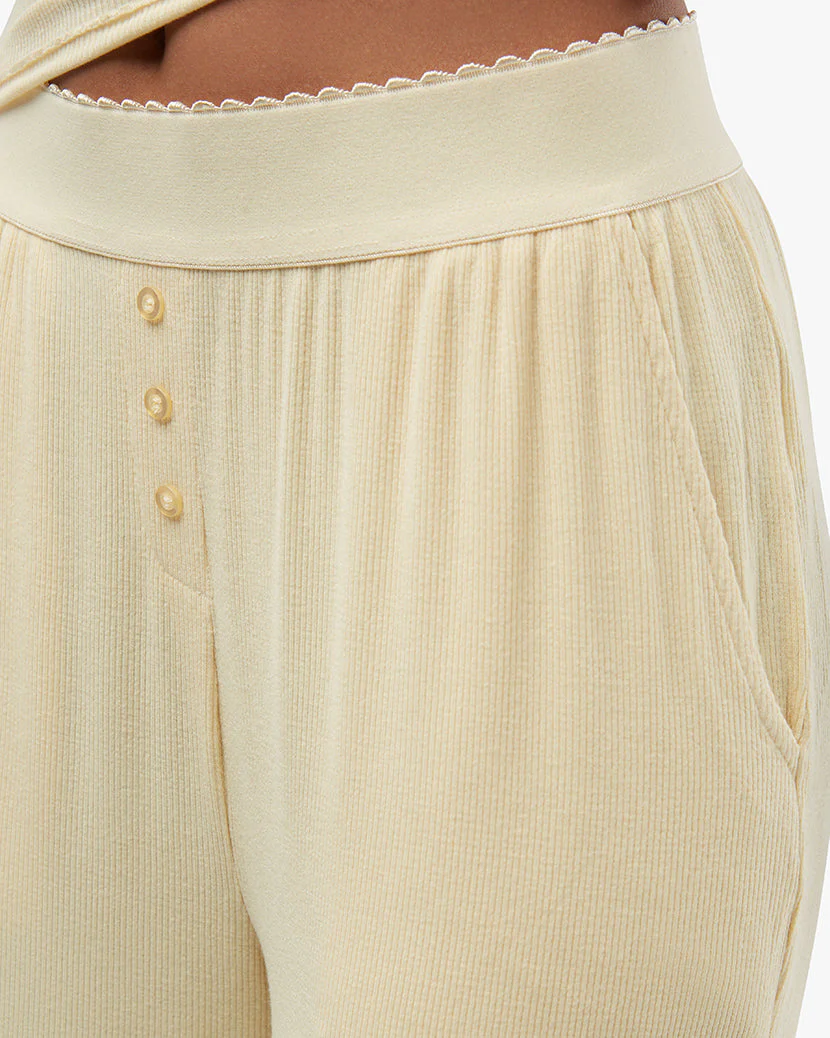 Scalloped Elastic Pant | Straw - Image 6