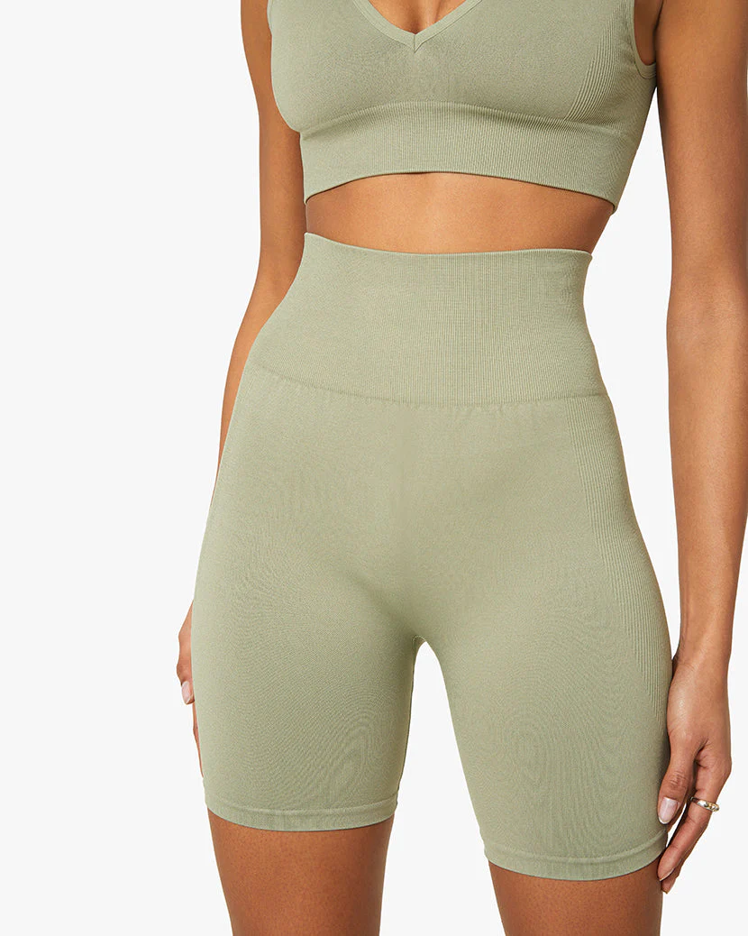 Seamless Biker Short | Tea - Image 4